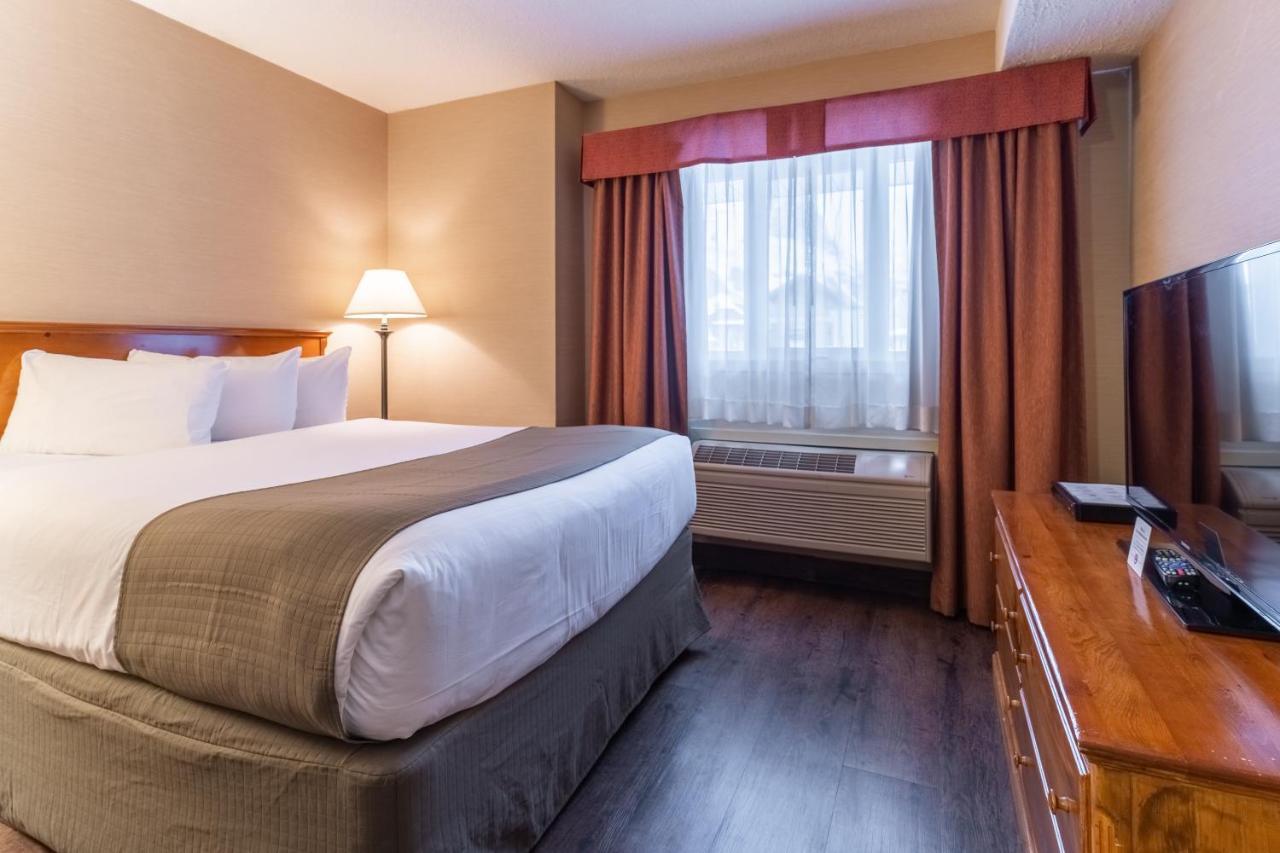 Canmore Inn & Suites Екстериор снимка