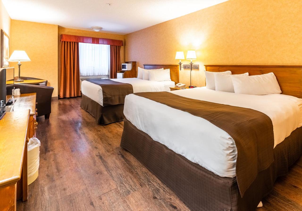 Canmore Inn & Suites Екстериор снимка