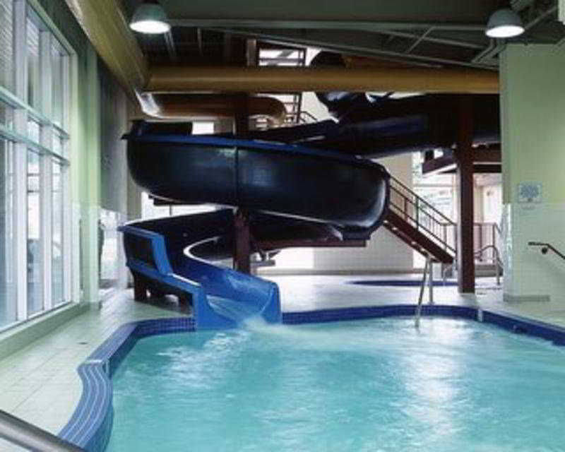 Canmore Inn & Suites Екстериор снимка